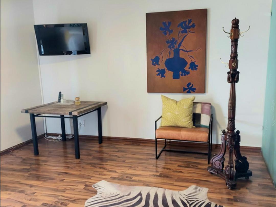Art And Soul Restaurant, Accommodation, French Bar And Art Gallery Parys Room photo