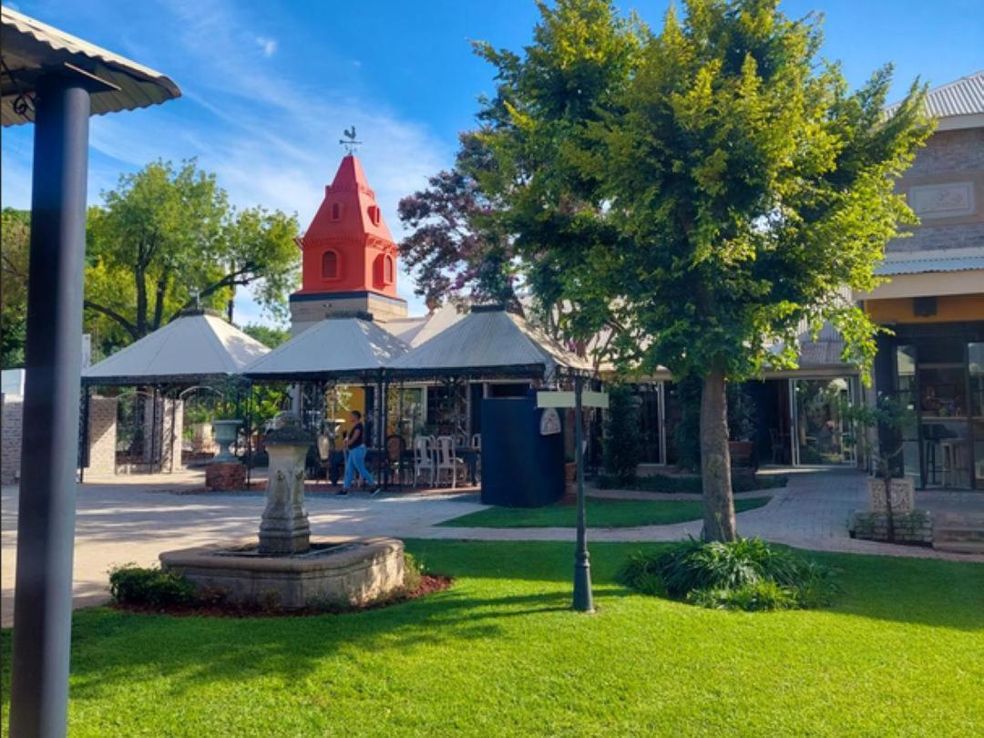 Art And Soul Restaurant, Accommodation, French Bar And Art Gallery Parys Exterior photo